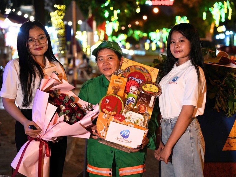 Hình ảnh trung tâm hỗ trợ khách hàng k8vn