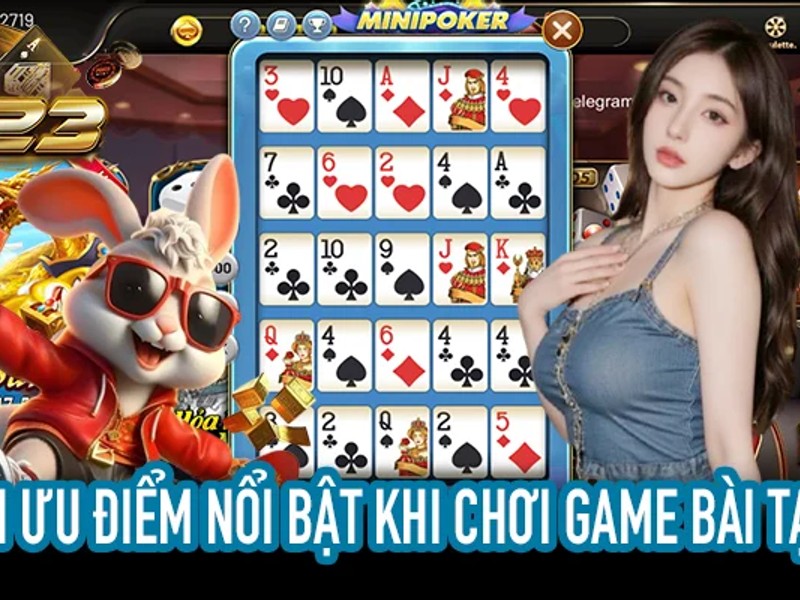 Bánh xe Roulette với quả bóng và các chip cược trên bàn